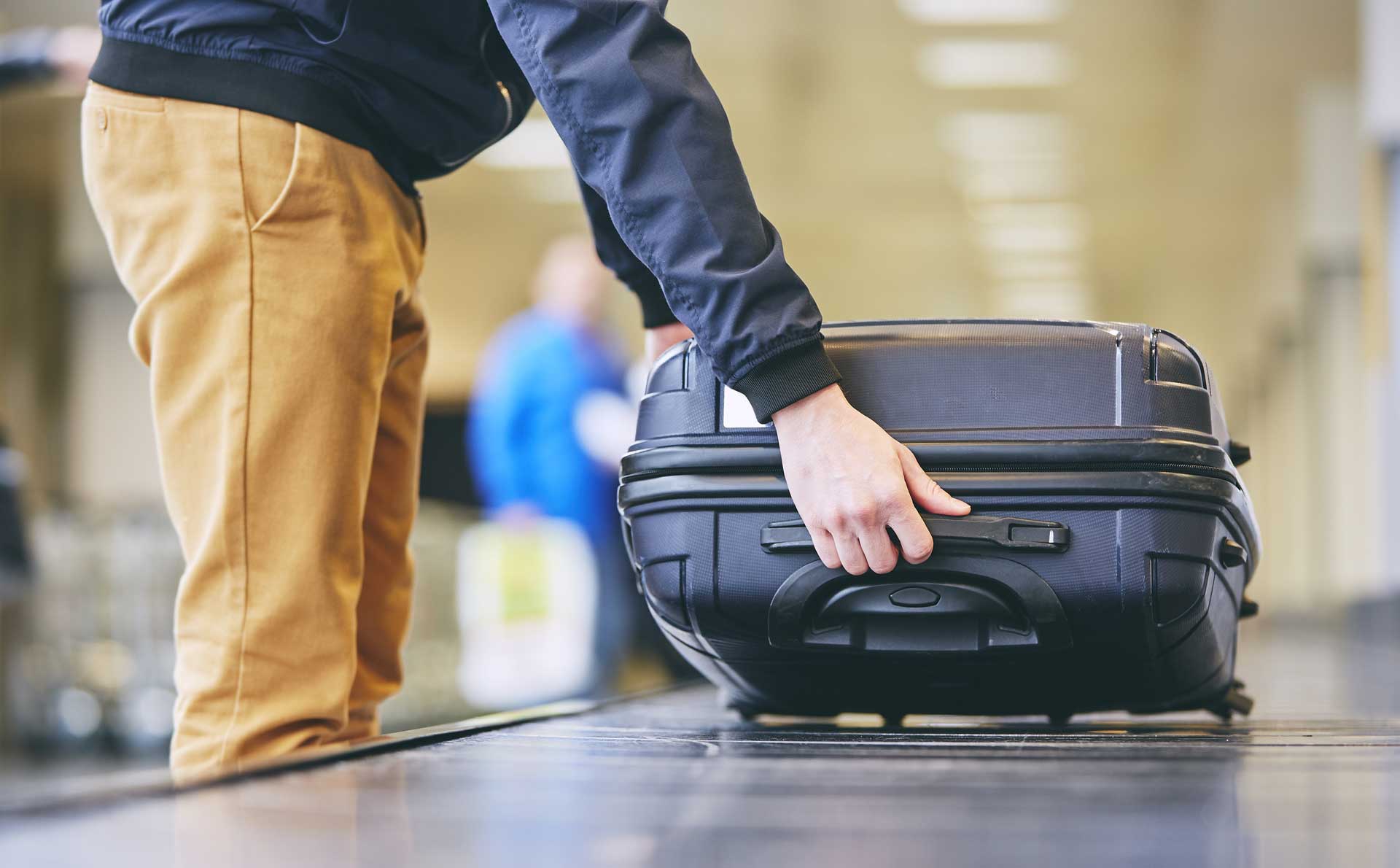 Weighing Carry-On Luggage Against Checked Bags – A Traveler