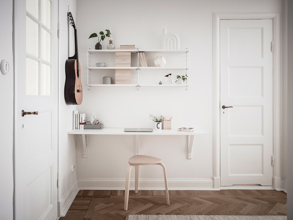 Floating Shelves for Small Spaces: Maximize Storage & Style Effortlessly