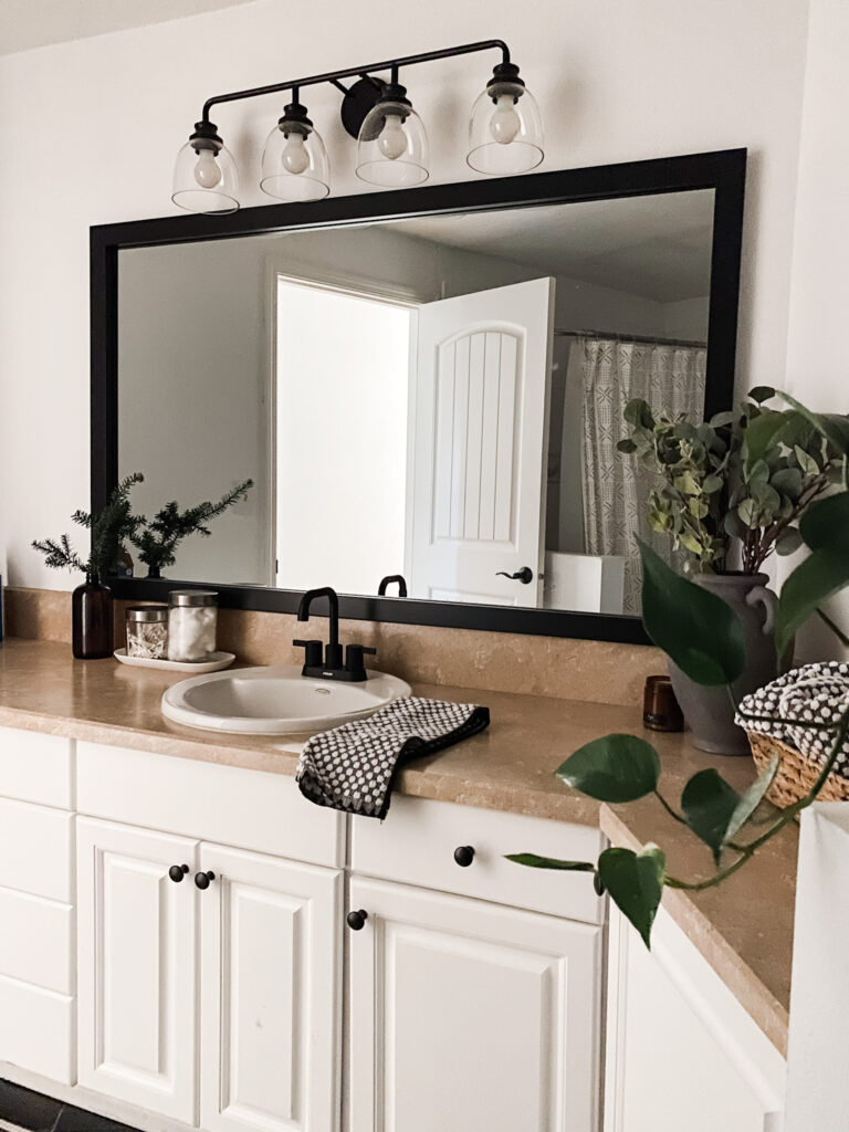 Illuminating Your Space - Creative Mirror with Lights Ideas