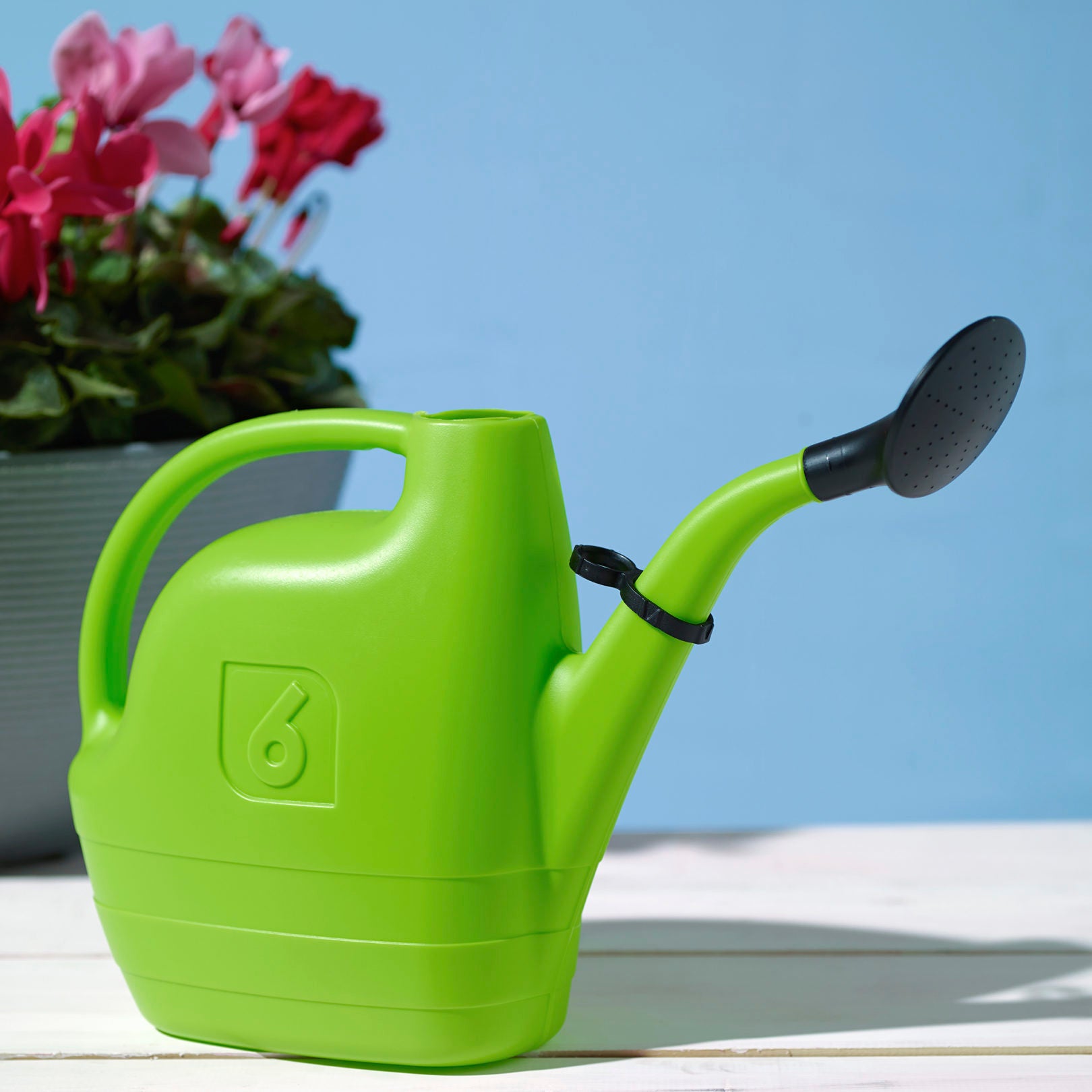 Watering Cans – Innovative Hacks to Perfect Your Garden